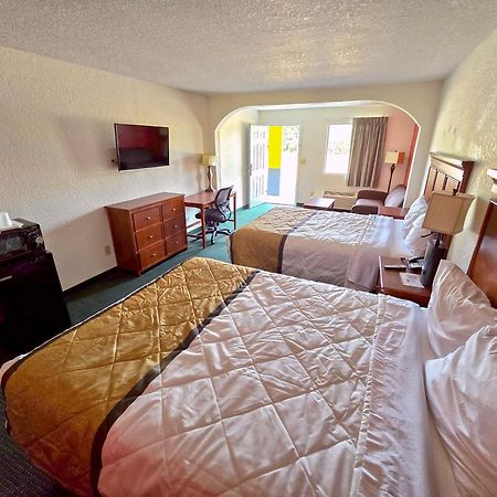 Garden Inn And Suites Near Callaway Gardens Pine Mountain エクステリア 写真