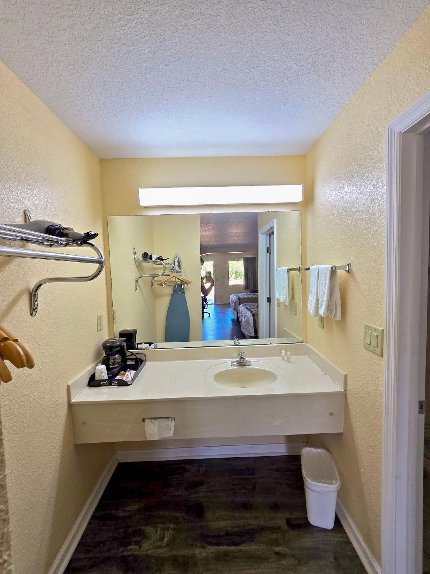 Garden Inn And Suites Near Callaway Gardens Pine Mountain エクステリア 写真