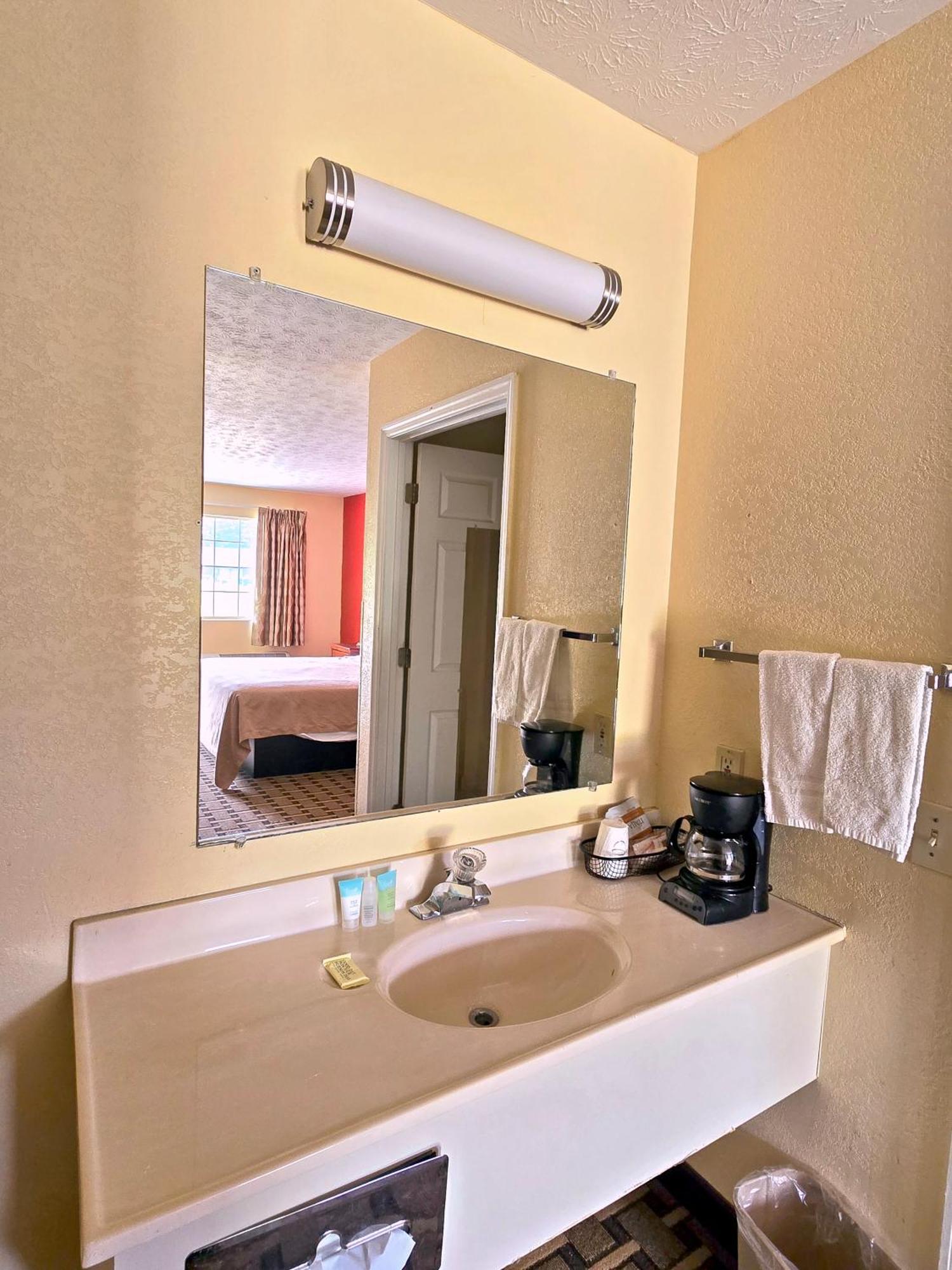 Garden Inn And Suites Near Callaway Gardens Pine Mountain エクステリア 写真
