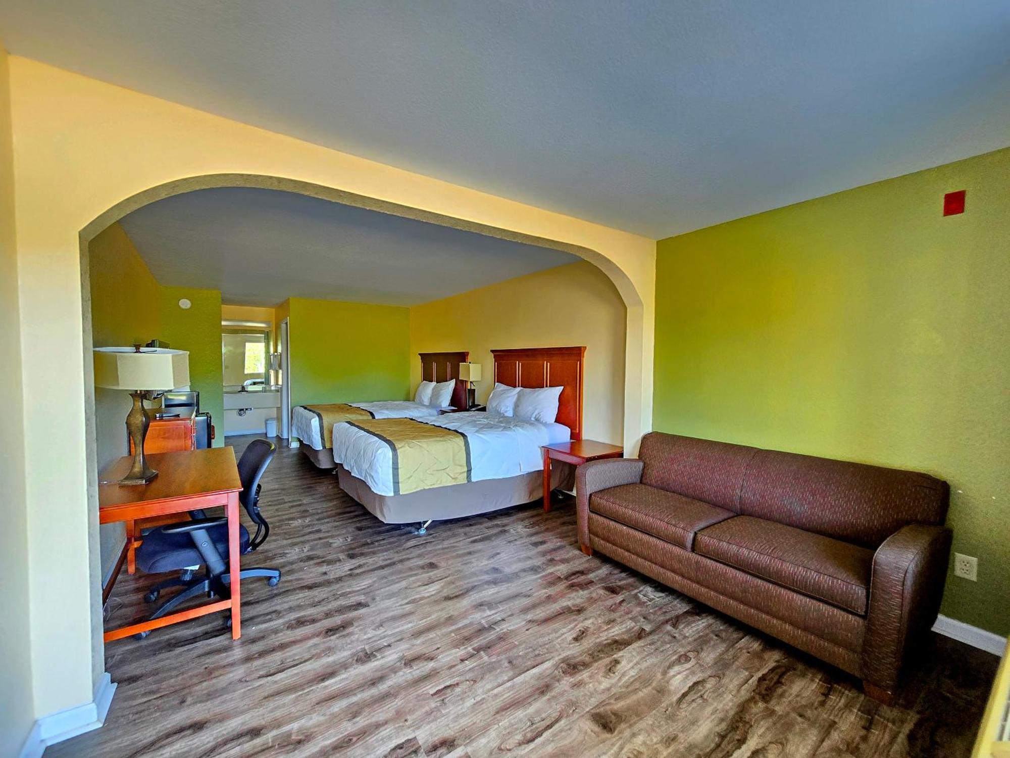 Garden Inn And Suites Near Callaway Gardens Pine Mountain エクステリア 写真
