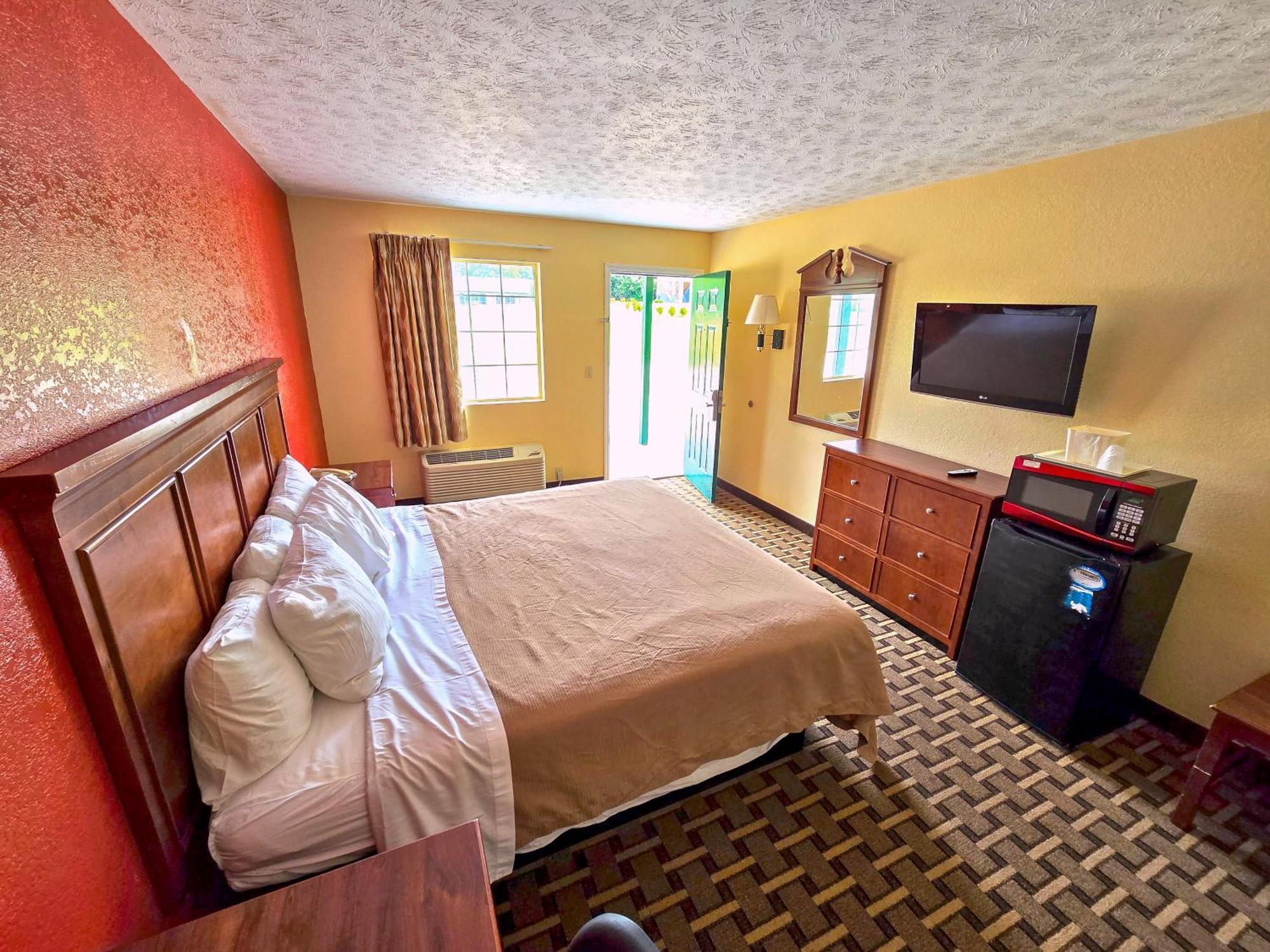 Garden Inn And Suites Near Callaway Gardens Pine Mountain エクステリア 写真