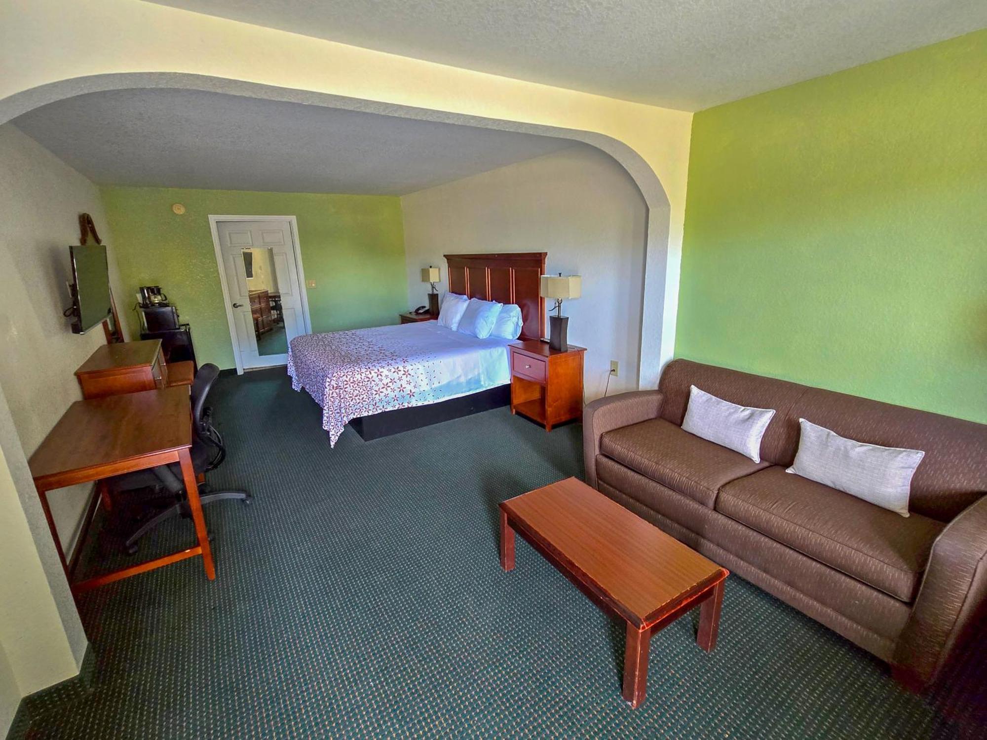 Garden Inn And Suites Near Callaway Gardens Pine Mountain エクステリア 写真