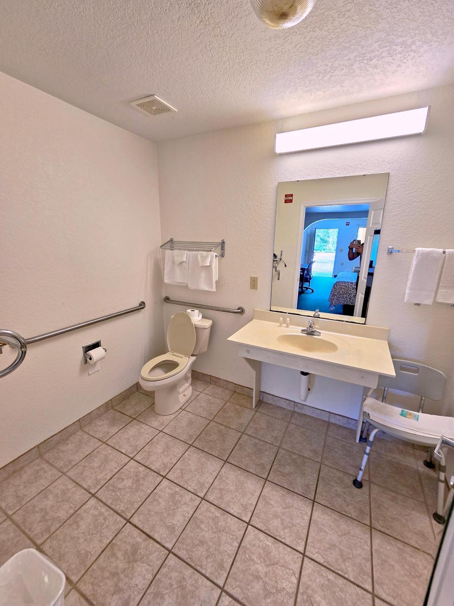 Garden Inn And Suites Near Callaway Gardens Pine Mountain エクステリア 写真