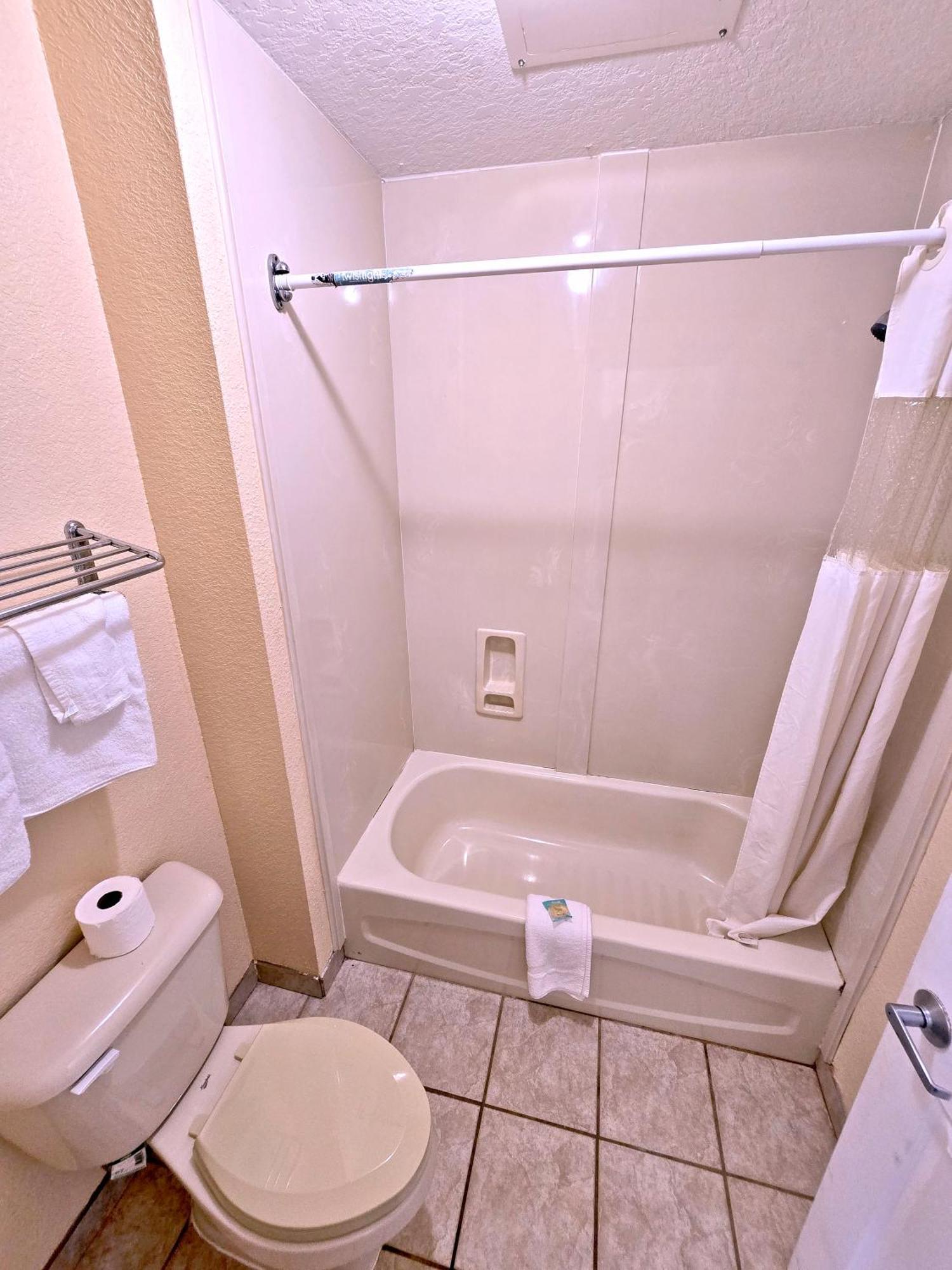 Garden Inn And Suites Near Callaway Gardens Pine Mountain エクステリア 写真