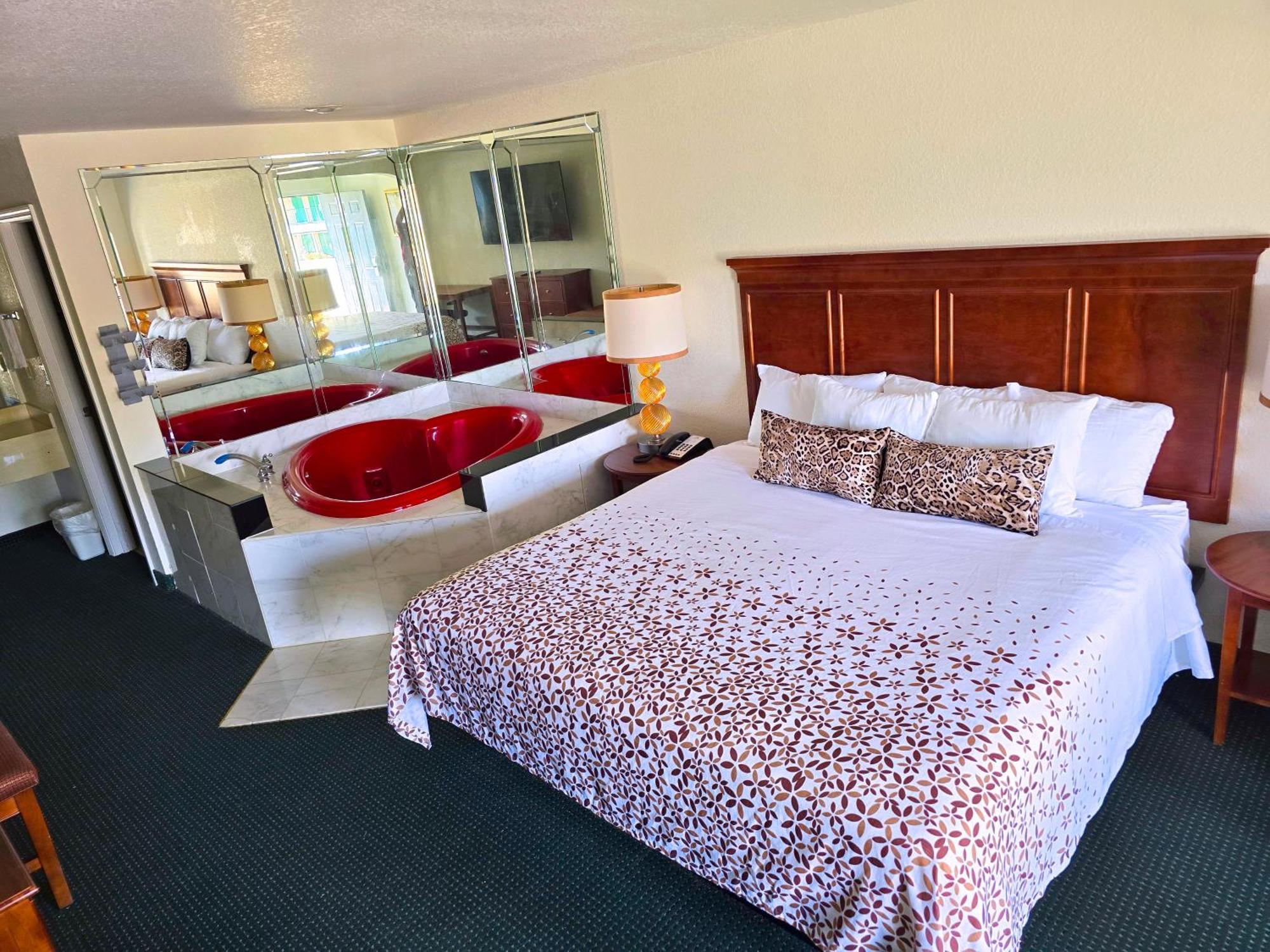 Garden Inn And Suites Near Callaway Gardens Pine Mountain エクステリア 写真