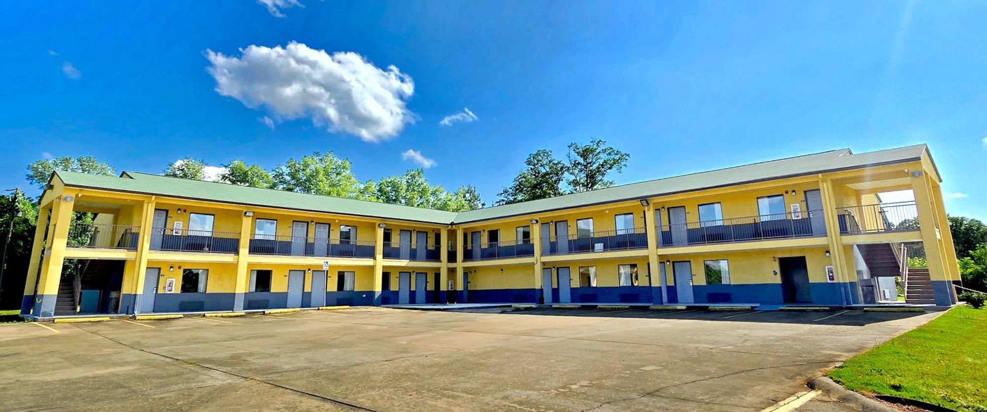 Garden Inn And Suites Near Callaway Gardens Pine Mountain エクステリア 写真